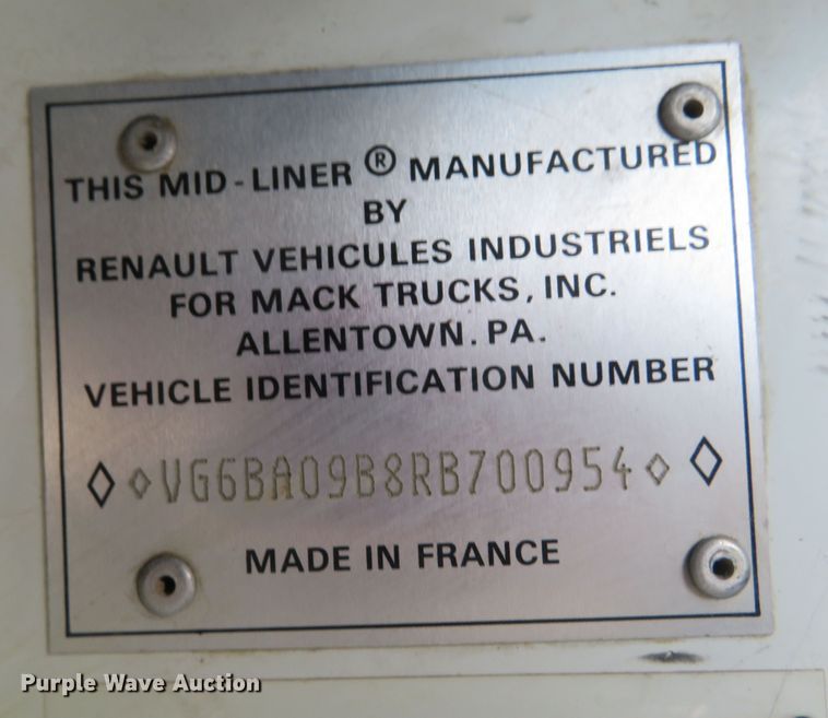 image for item DM7417 1994 Mack CS200P  dump truck