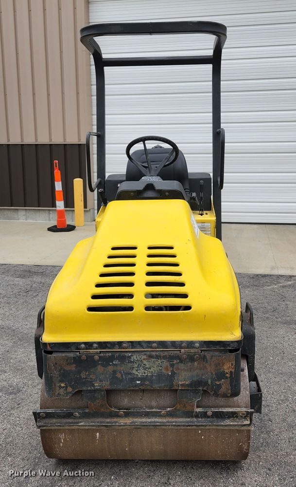 image for item DM7419 2001 Wacker RD11A  double drum vibratory roller