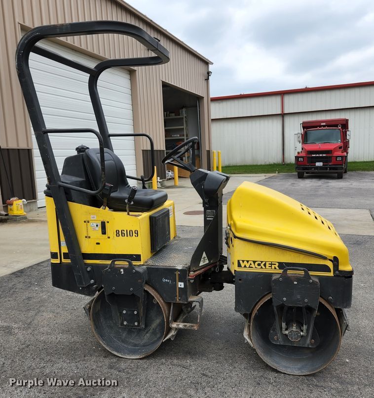 image for item DM7419 2001 Wacker RD11A  double drum vibratory roller