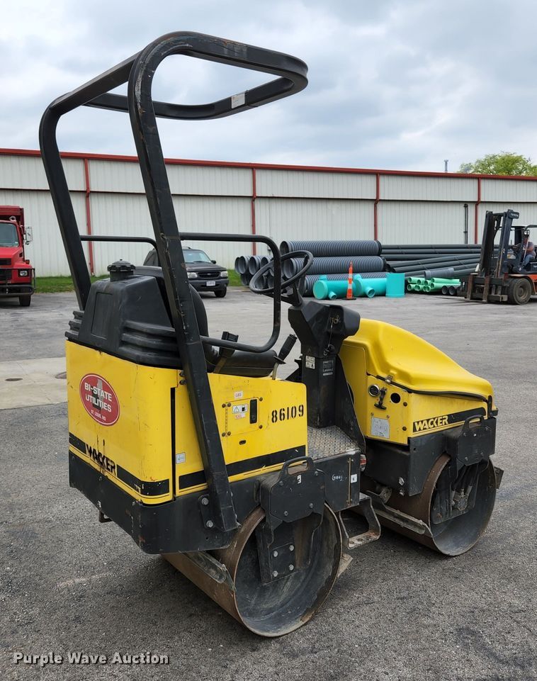 image for item DM7419 2001 Wacker RD11A  double drum vibratory roller