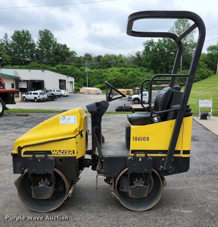 image for item DM7419 2001 Wacker RD11A  double drum vibratory roller