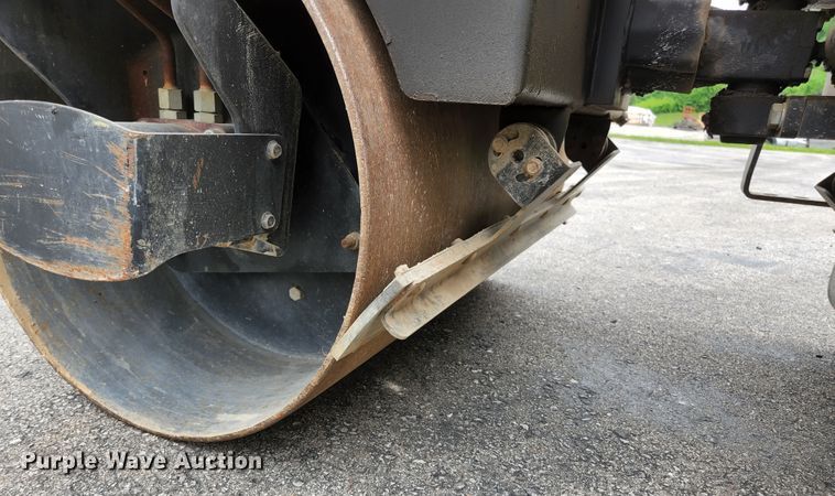 image for item DM7419 2001 Wacker RD11A  double drum vibratory roller