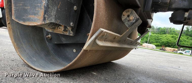 image for item DM7419 2001 Wacker RD11A  double drum vibratory roller
