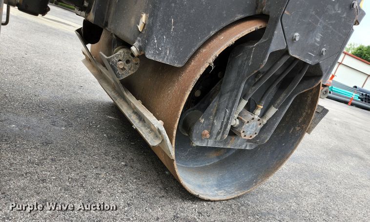 image for item DM7419 2001 Wacker RD11A  double drum vibratory roller