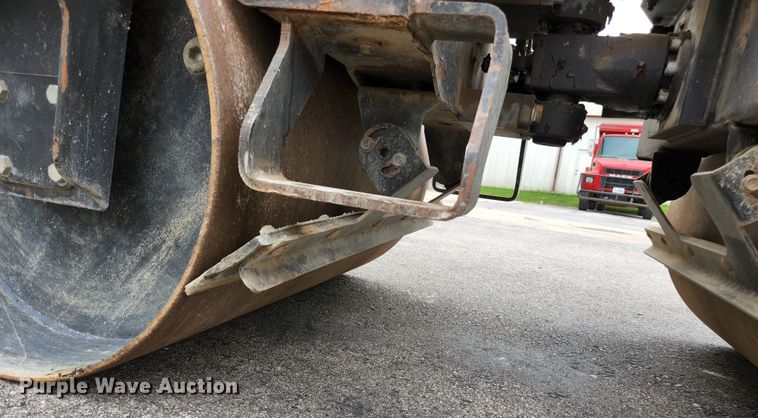 image for item DM7419 2001 Wacker RD11A  double drum vibratory roller