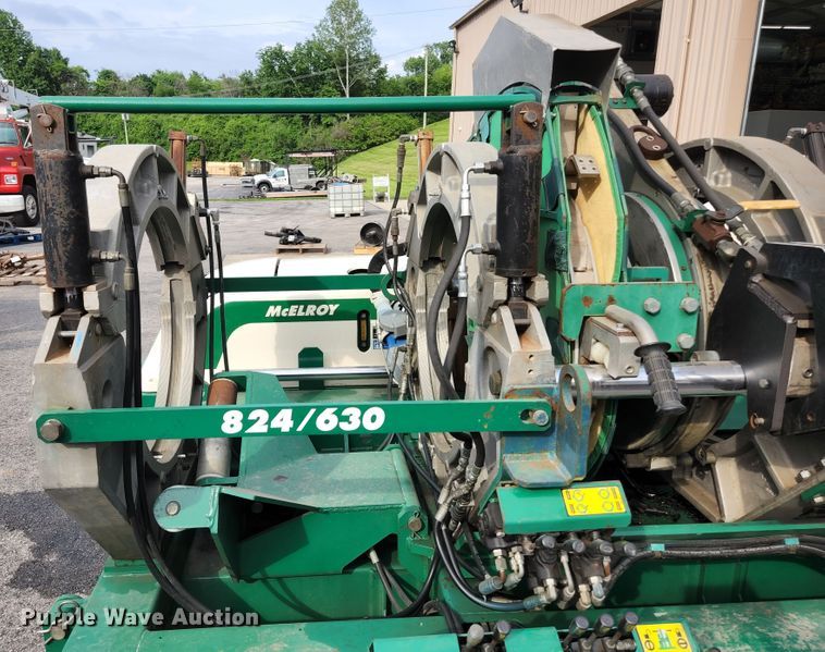 image for item DM7420 2008 McElroy TracStar 630  pipe fusion machine