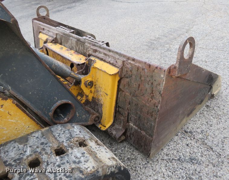 image for item DM7442 2010 John Deere 319D  tracked skid steer loader