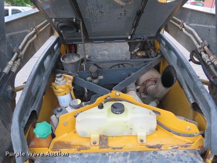 image for item DM7442 2010 John Deere 319D  tracked skid steer loader