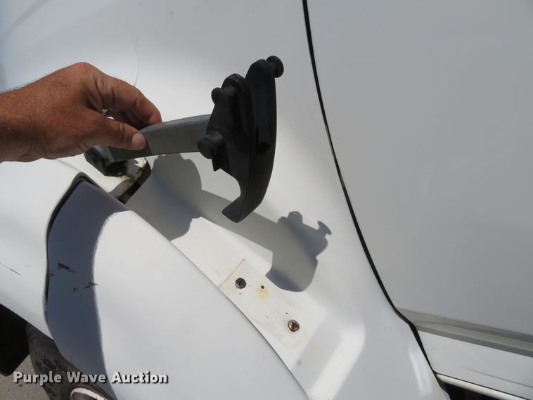 image for item DM7460 1997 Ford F800  flatbed truck