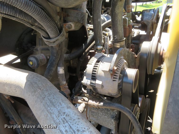 image for item DM7460 1997 Ford F800  flatbed truck