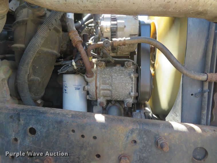 image for item DM7460 1997 Ford F800  flatbed truck