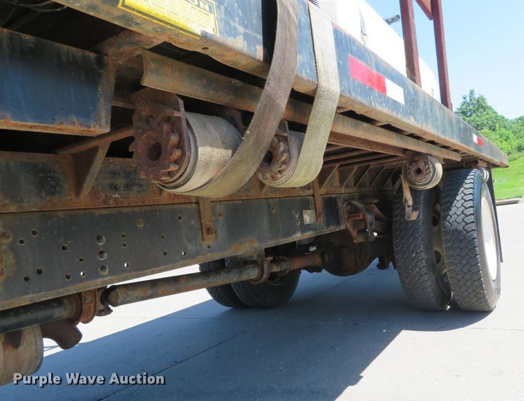 image for item DM7460 1997 Ford F800  flatbed truck