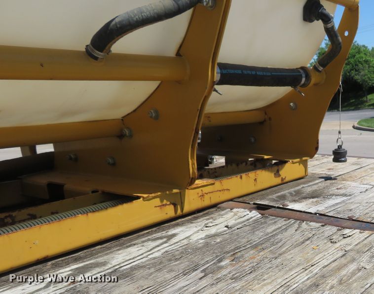 image for item DM7460 1997 Ford F800  flatbed truck