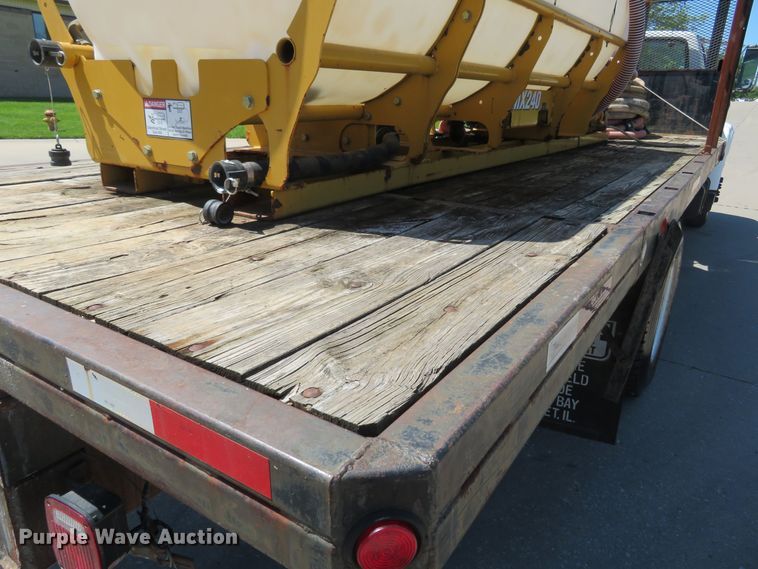 image for item DM7460 1997 Ford F800  flatbed truck