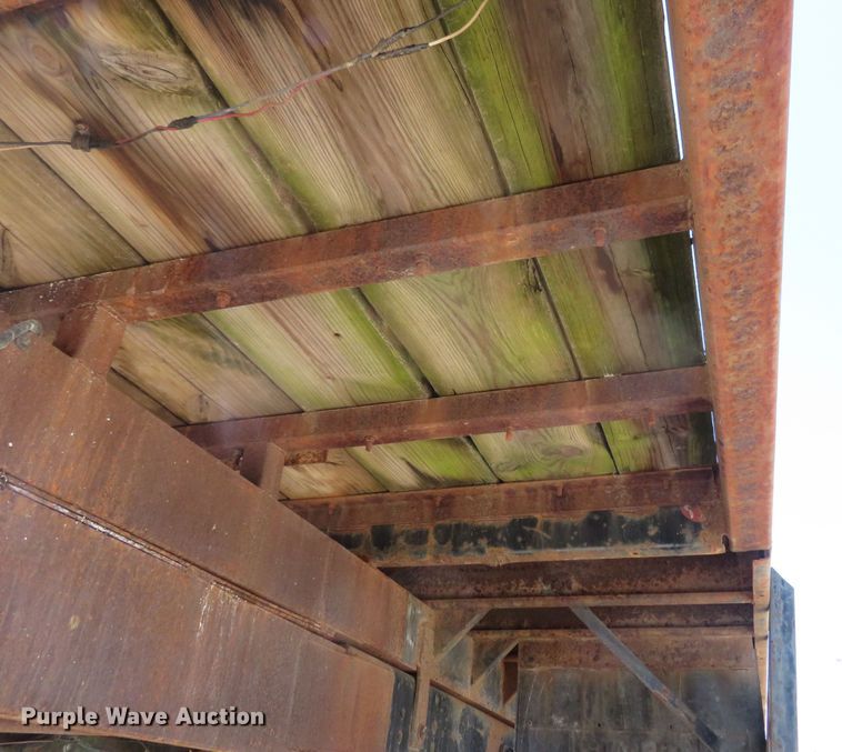 image for item DM7460 1997 Ford F800  flatbed truck