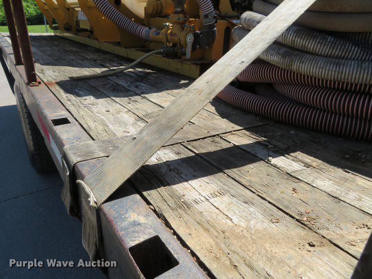 image for item DM7460 1997 Ford F800  flatbed truck