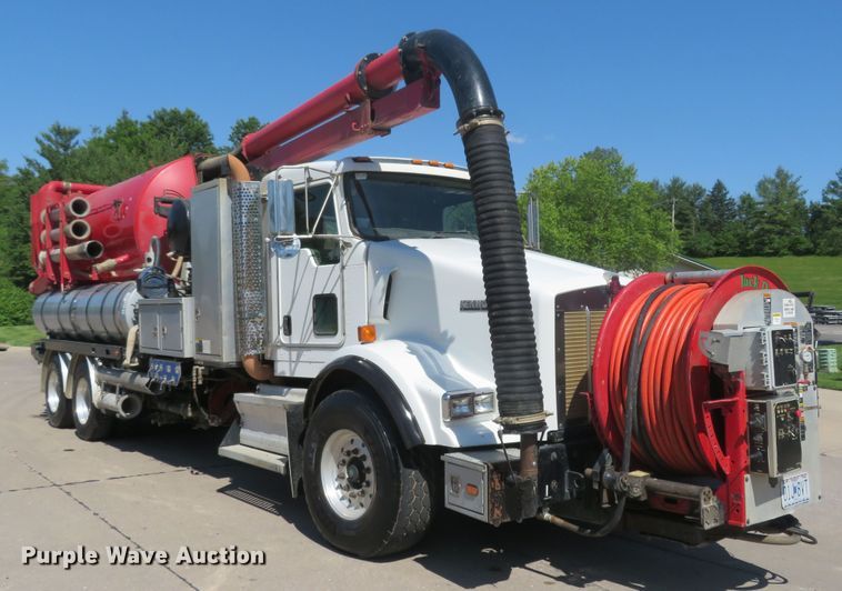 image for item DM7463 2011 Kenworth T800  sewer jetter truck