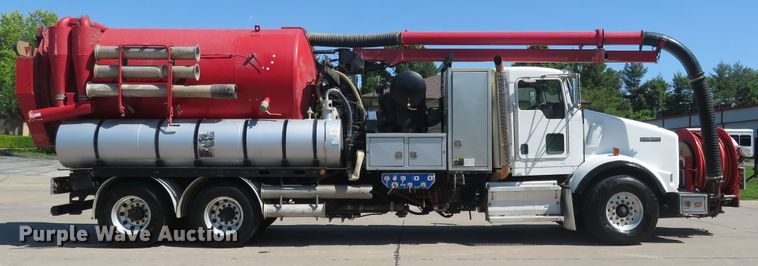 image for item DM7463 2011 Kenworth T800  sewer jetter truck