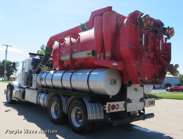 image for item DM7463 2011 Kenworth T800  sewer jetter truck