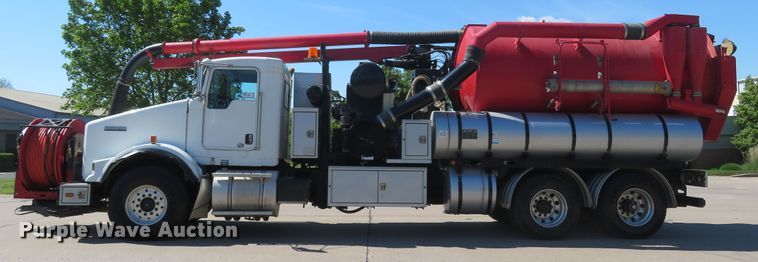 image for item DM7463 2011 Kenworth T800  sewer jetter truck