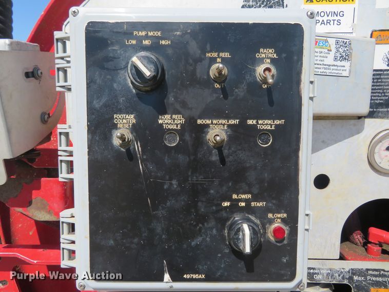 image for item DM7463 2011 Kenworth T800  sewer jetter truck