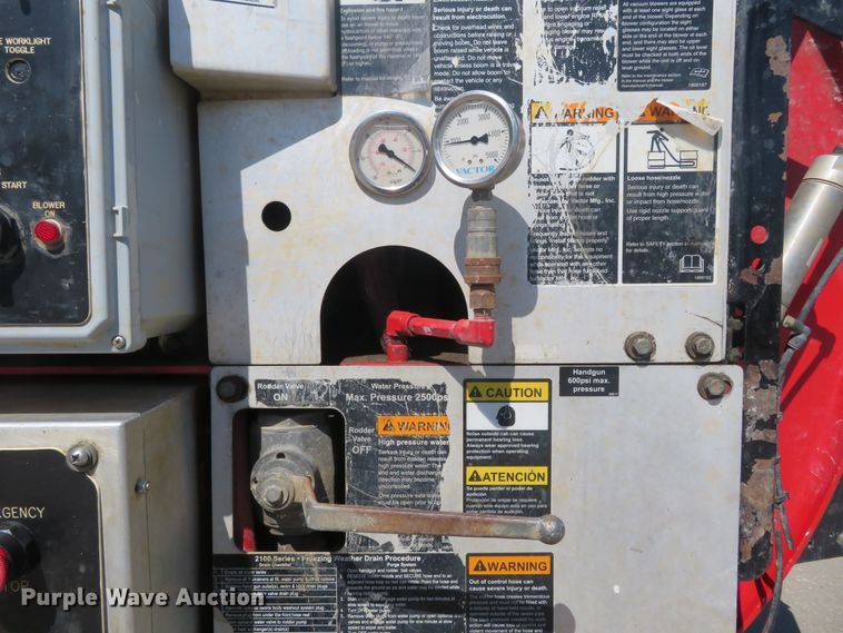 image for item DM7463 2011 Kenworth T800  sewer jetter truck