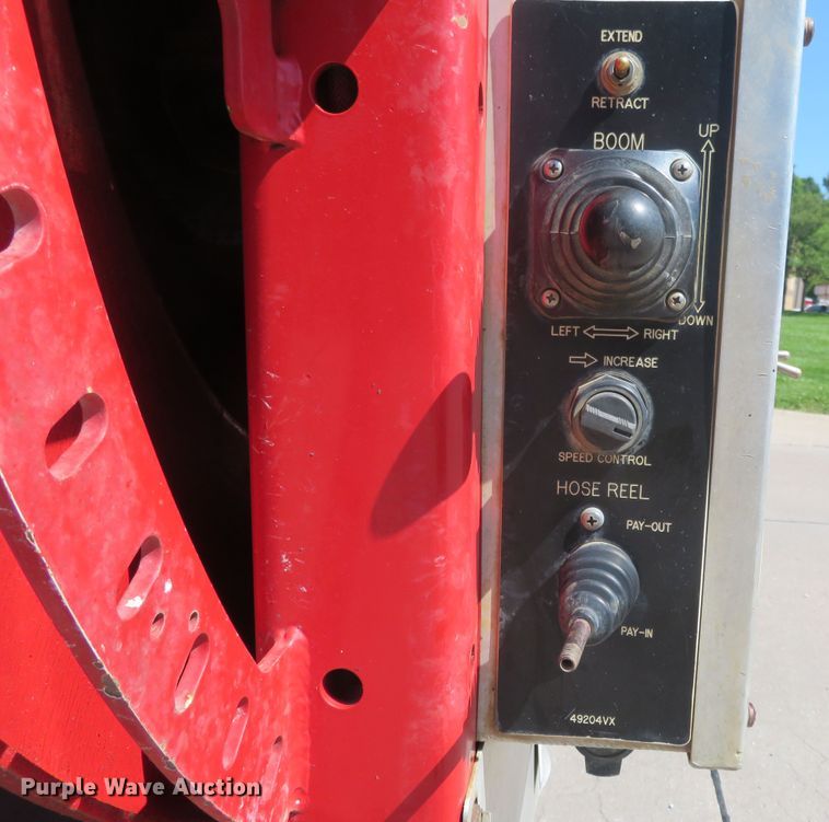 image for item DM7463 2011 Kenworth T800  sewer jetter truck