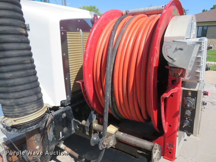 image for item DM7463 2011 Kenworth T800  sewer jetter truck