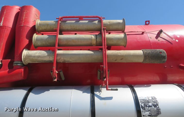 image for item DM7463 2011 Kenworth T800  sewer jetter truck