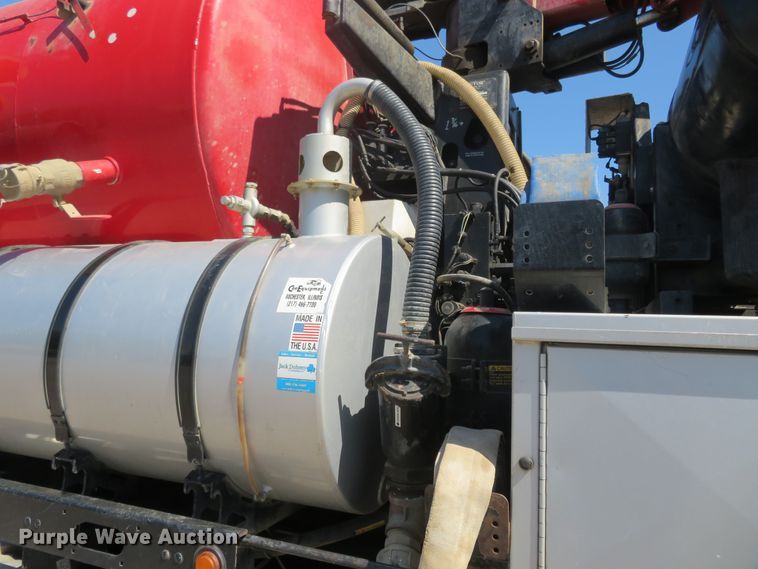 image for item DM7463 2011 Kenworth T800  sewer jetter truck