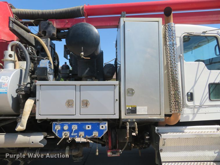 image for item DM7463 2011 Kenworth T800  sewer jetter truck