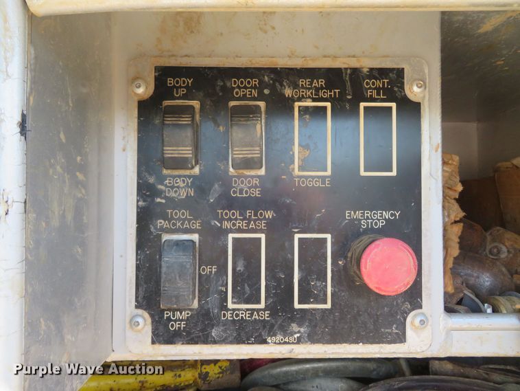 image for item DM7463 2011 Kenworth T800  sewer jetter truck