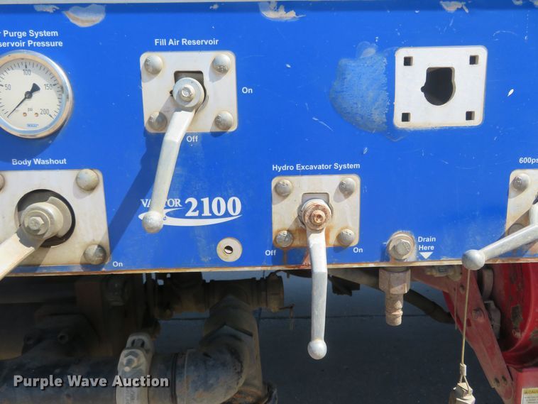 image for item DM7463 2011 Kenworth T800  sewer jetter truck