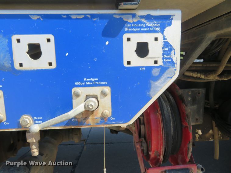 image for item DM7463 2011 Kenworth T800  sewer jetter truck