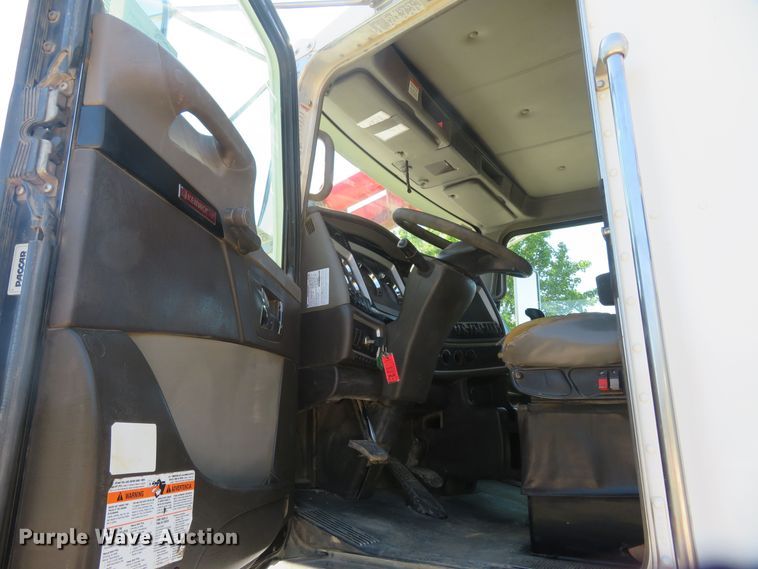 image for item DM7463 2011 Kenworth T800  sewer jetter truck