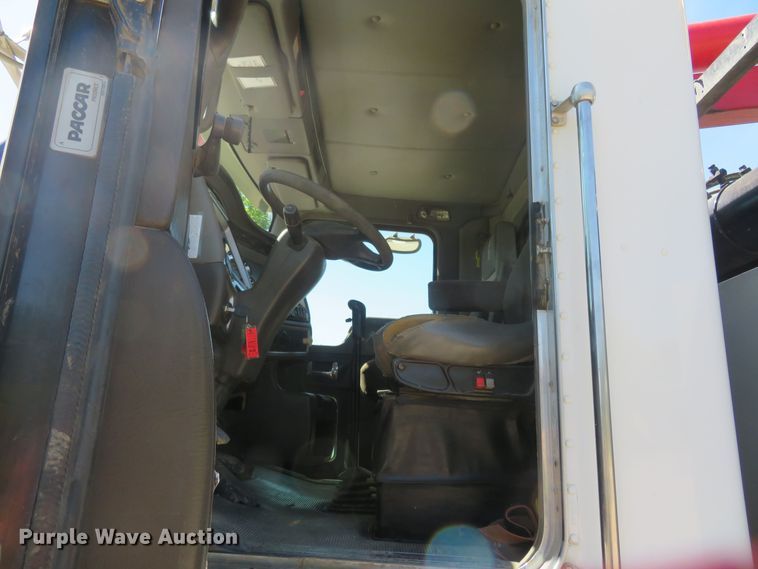 image for item DM7463 2011 Kenworth T800  sewer jetter truck