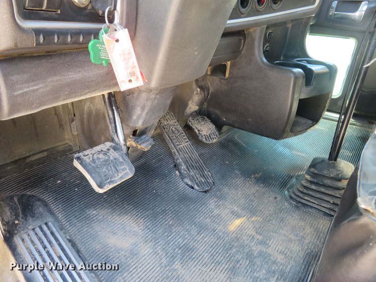 image for item DM7463 2011 Kenworth T800  sewer jetter truck