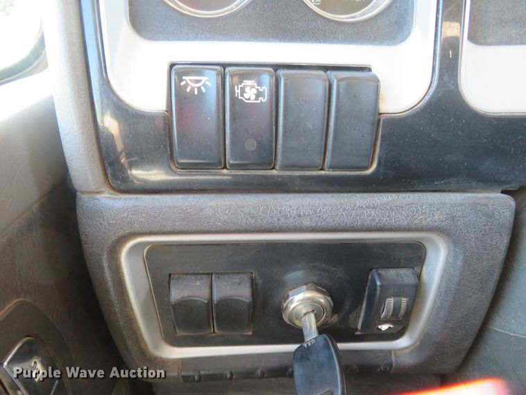 image for item DM7463 2011 Kenworth T800  sewer jetter truck