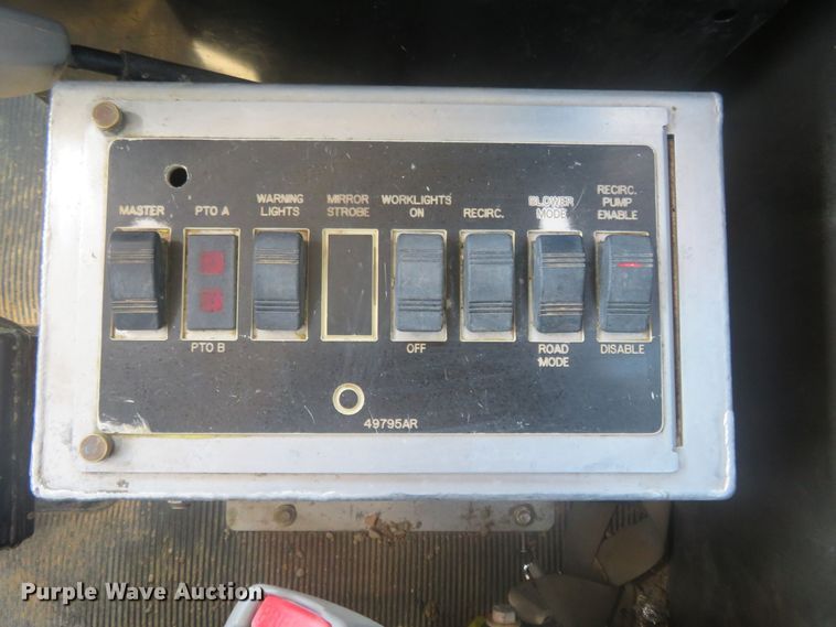 image for item DM7463 2011 Kenworth T800  sewer jetter truck