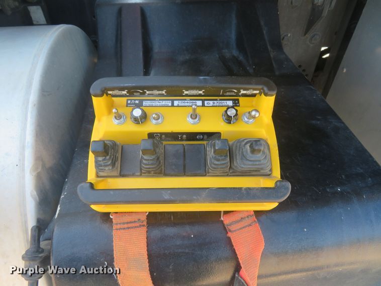 image for item DM7463 2011 Kenworth T800  sewer jetter truck