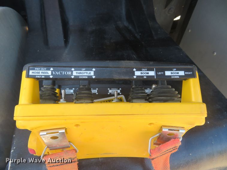 image for item DM7463 2011 Kenworth T800  sewer jetter truck