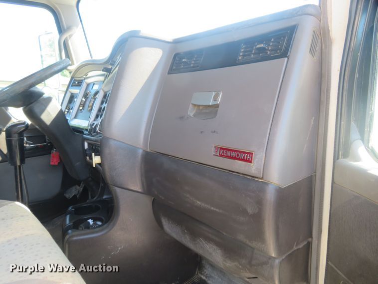 image for item DM7463 2011 Kenworth T800  sewer jetter truck