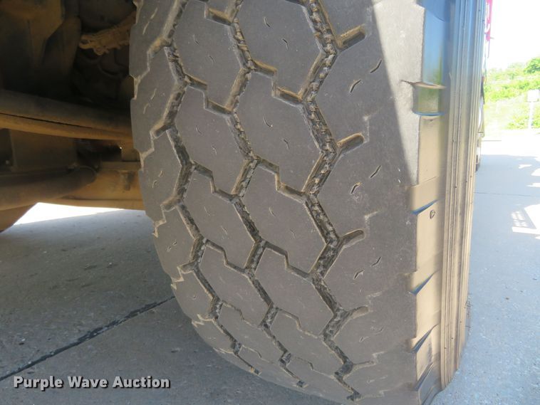 image for item DM7463 2011 Kenworth T800  sewer jetter truck