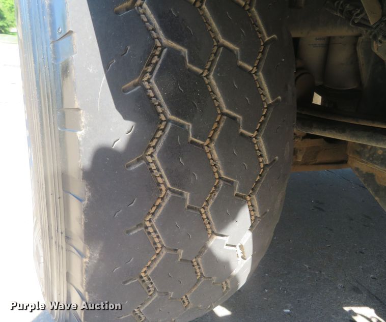 image for item DM7463 2011 Kenworth T800  sewer jetter truck