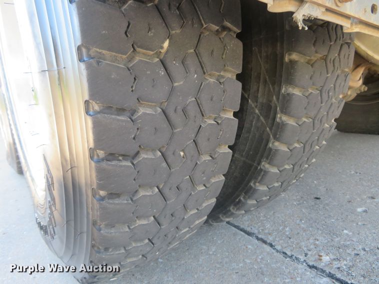 image for item DM7463 2011 Kenworth T800  sewer jetter truck