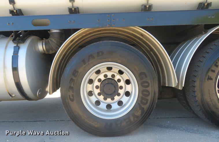 image for item DM7463 2011 Kenworth T800  sewer jetter truck