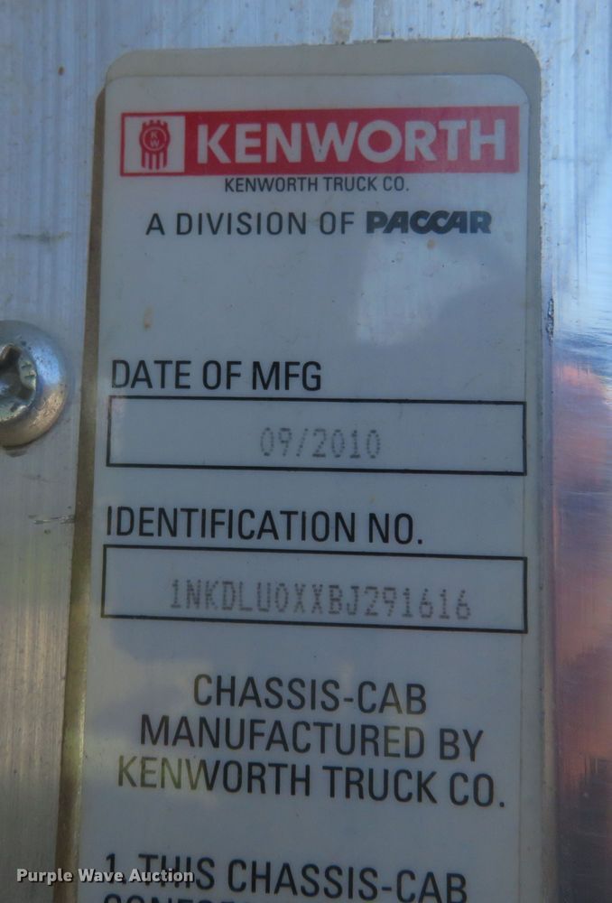 image for item DM7463 2011 Kenworth T800  sewer jetter truck