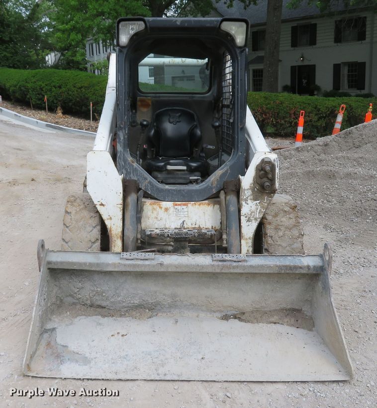 image for item DM7475 2015 Bobcat S570  skid steer loader