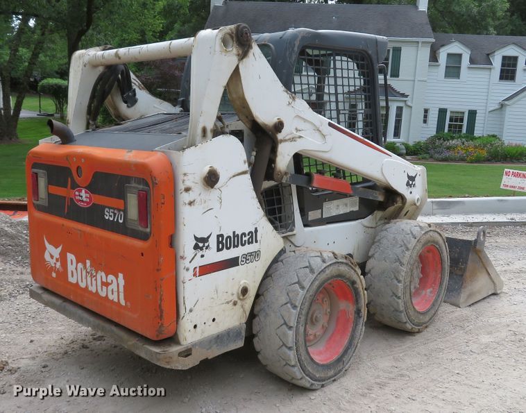 image for item DM7475 2015 Bobcat S570  skid steer loader