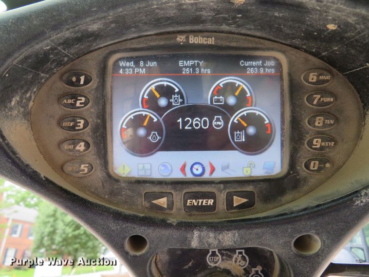 image for item DM7475 2015 Bobcat S570  skid steer loader